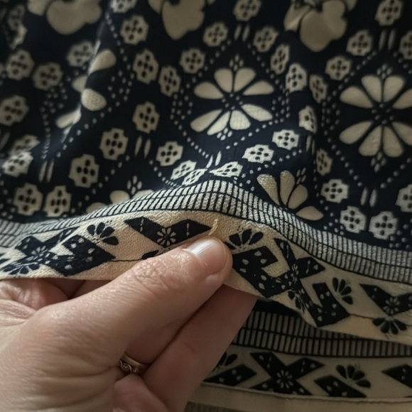 Sea New York Navy Blue White Cream Floral Keyhole Button Back Tank Top Size 4 - Picture 5 of 5